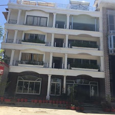 Hotel Sheratone Mount Abu Ngoại thất bức ảnh