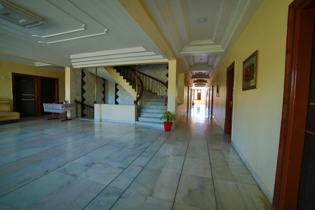 Hotel Sheratone Mount Abu Ngoại thất bức ảnh